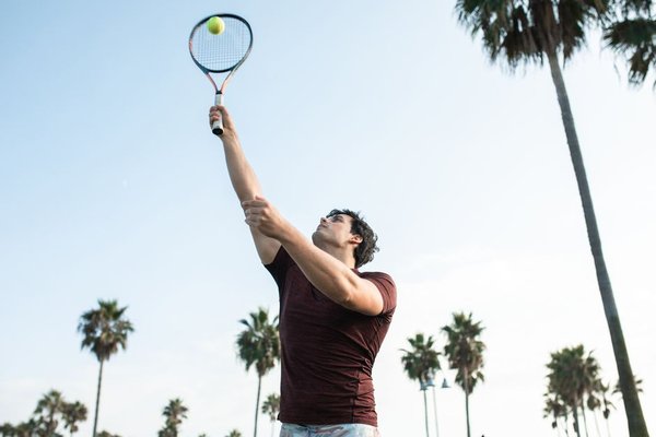 how to hit a tennis serve